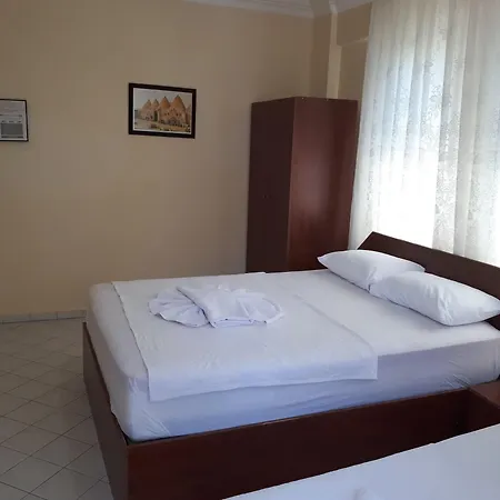 Everest Aparthotel