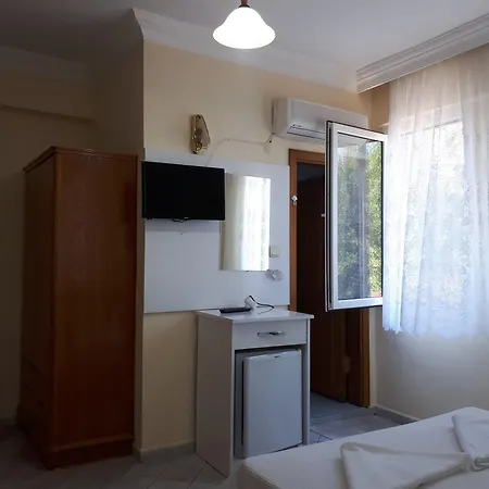 Everest Aparthotel 2*