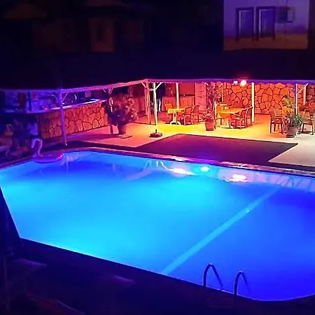Everest Aparthotel