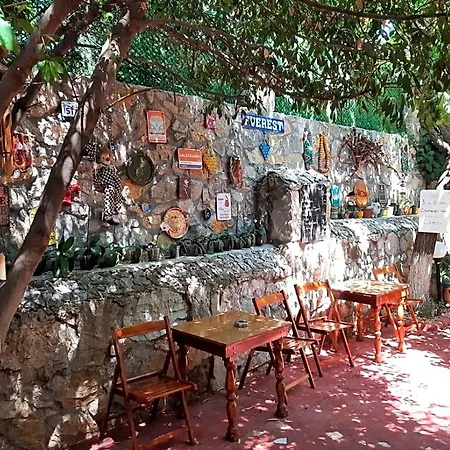 Everest Aparthotel
