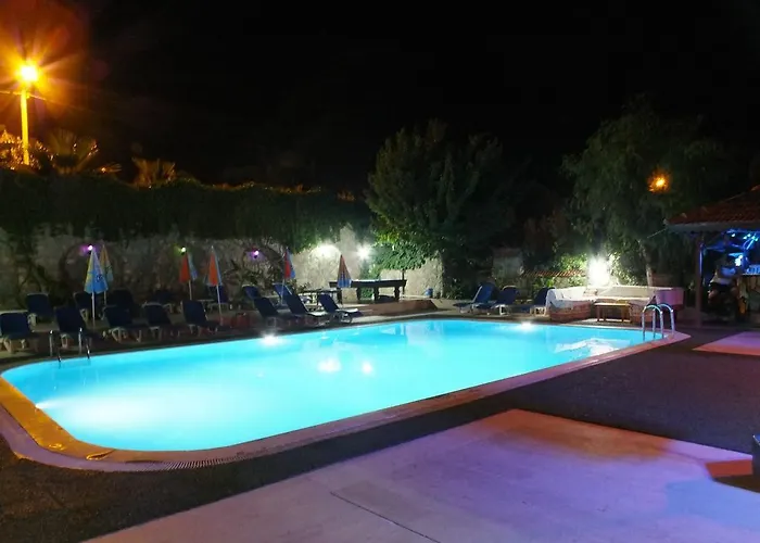 Everest Aparthotel 4*