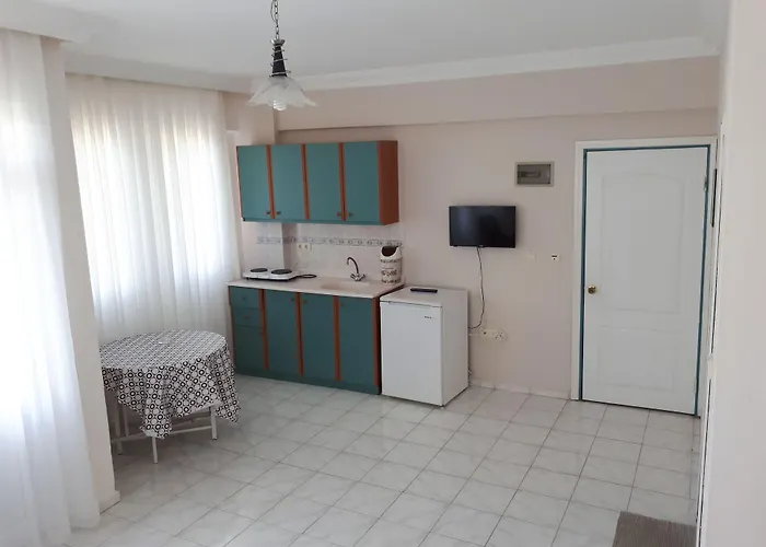 Everest Aparthotel 4*