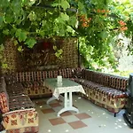 Everest Aparthotel 4*